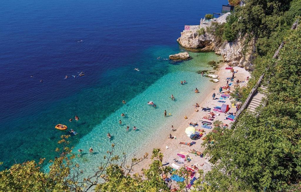 Apartments Chiara Mit Meerblick Und Pool Und Jacuzzi Lovran Εξωτερικό φωτογραφία