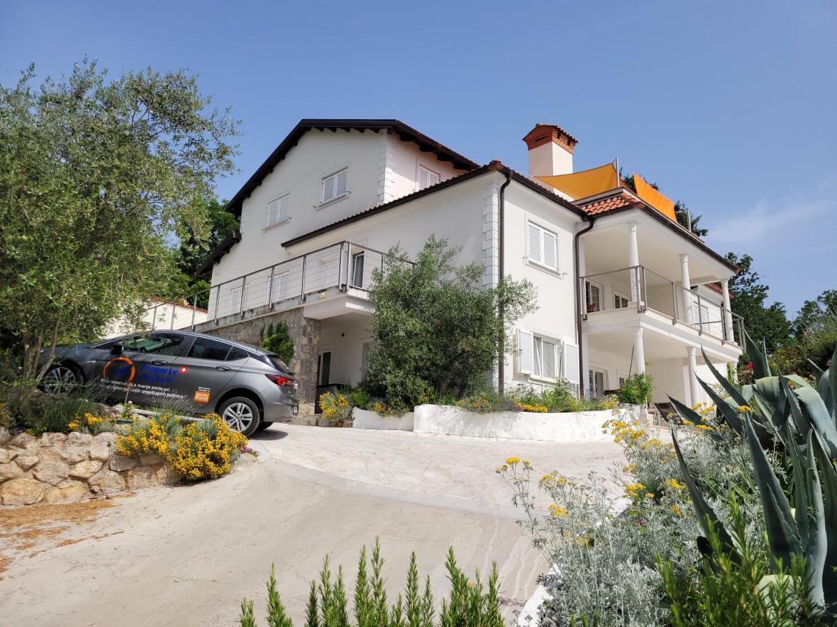 Apartments Chiara Mit Meerblick Und Pool Und Jacuzzi Lovran Εξωτερικό φωτογραφία